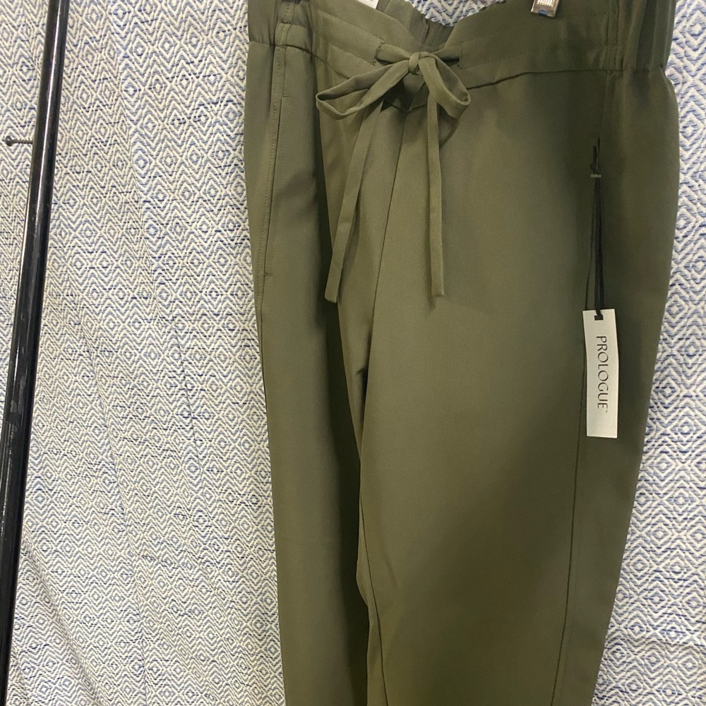 Cute comfy olive green mid ride full length cuffed lounge pants